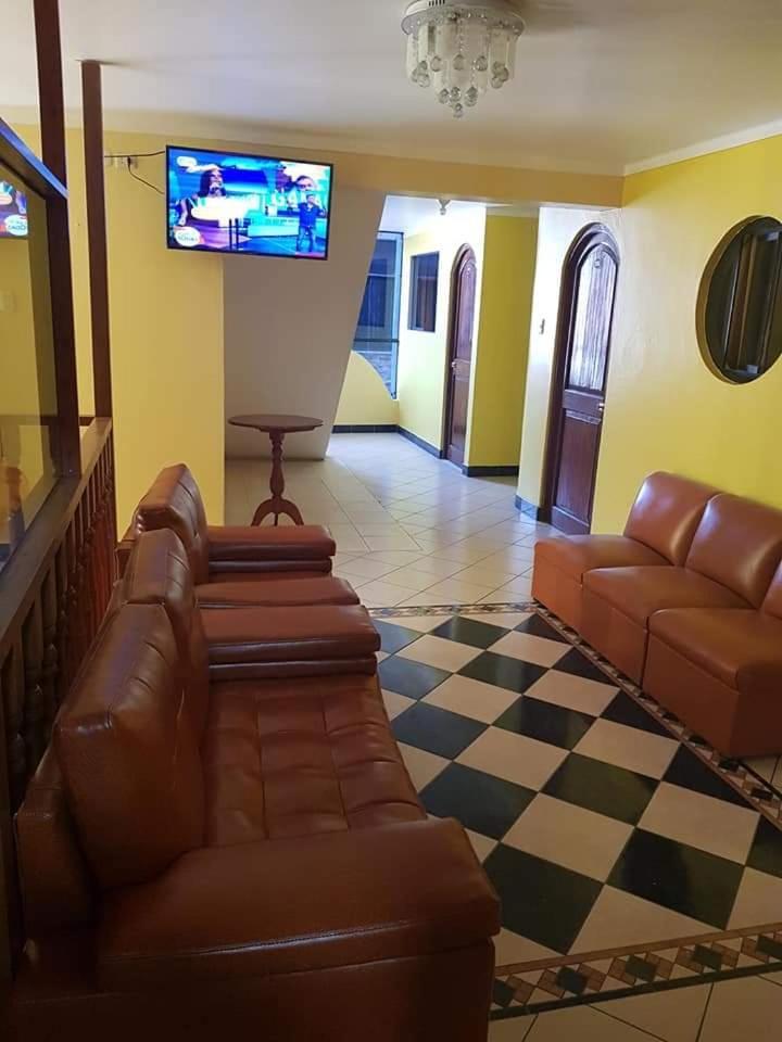 מלון איאקוצ'ו Hospedaje Karol מראה חיצוני תמונה